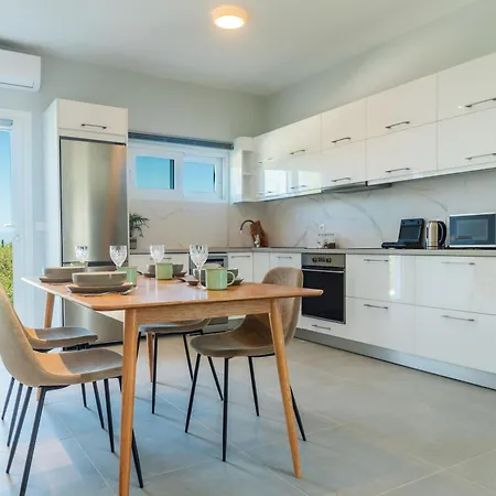 Serenite Maison 公寓 莱夫基米